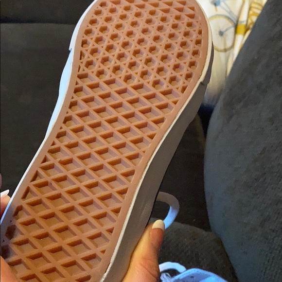 Shoes - Picture 5 of 8